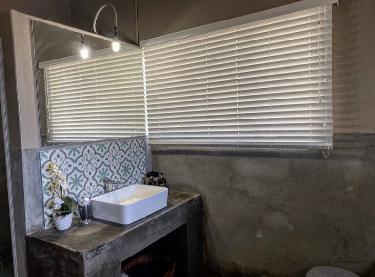 customer blinds installation