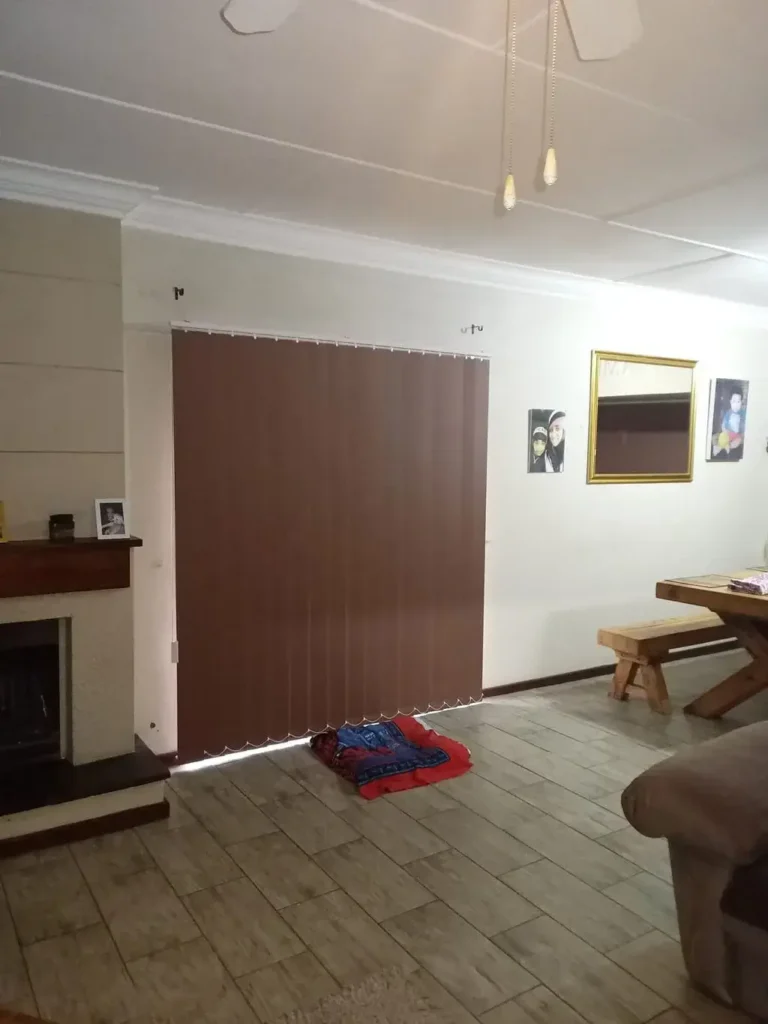 Vertical 127mm Rust Lounge