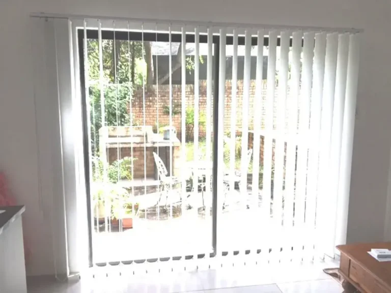 vertical 127mm white lounge
